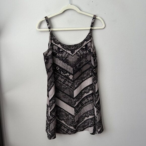 Cabi Tank Top Womens Medium Fairy Grunge Black Chevron Lace Print Cami Tunic - Picture 9 of 11